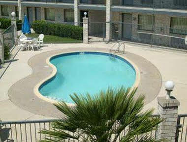 Days Inn Windcrest By Wyndham San Antonio Kültér fotó